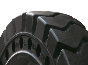 为什么橡胶实心轮胎常应用于工程车辆？